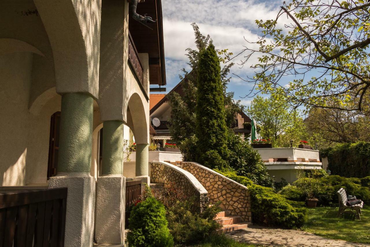 Hasik Hotel Magyarpolány Exterior foto